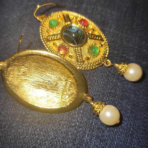 Ben-Amun Aveline Earrings - Picture 3 of 3